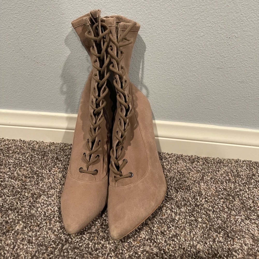 Beige trendy tie up heels great condition